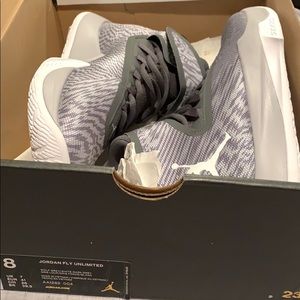 Jordan fly unlimited size 8